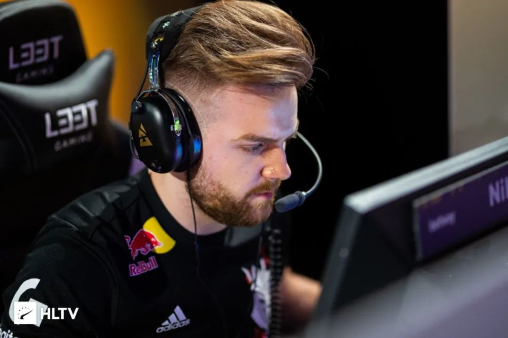 全球先锋赛首日预告的官方公告： Top Esports 将对阵 Hanwha Life Esports ，一场强强对决，争取一个良好的开局