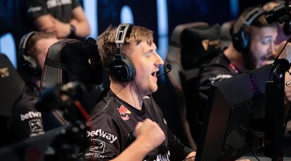 稳定发挥！jL 1.36 Rating帮助队伍取得决赛门票！