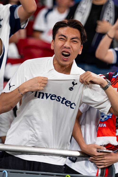 西超杯-拉菲尼亚双响维尼修斯一条龙 巴萨3-2皇马